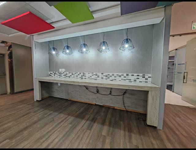 572M² OFFICE TO LET IN RANDJESPARK
